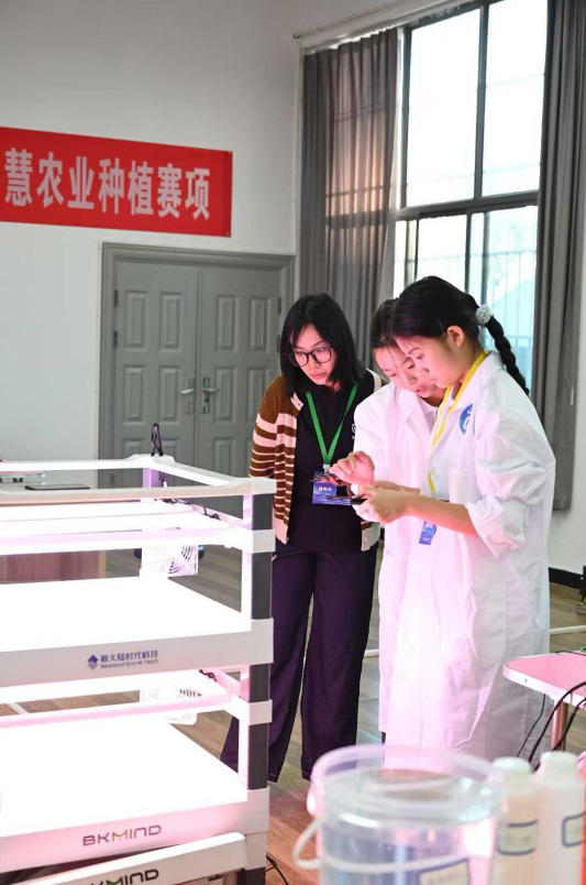 provincial-higher-vocational-college-skills-competition-kicks-off-on-first-day_03.jpg provincial-higher-vocational-college-skills-competition-kicks-off-on-first-day_03.jpg